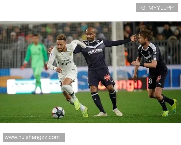 亚眠主场迎战波尔多双方争夺关键三分的激烈对决 亚眠主场迎战波尔多双方争夺关键三分的激烈对决